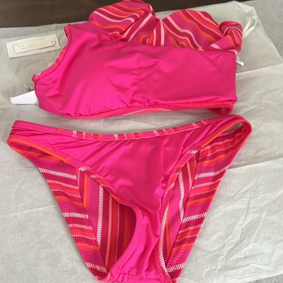TOP AND BOTTOM TRINA TURK MARAI LOW RISE FRENCH CUT SWIM - Picture 9 of 10